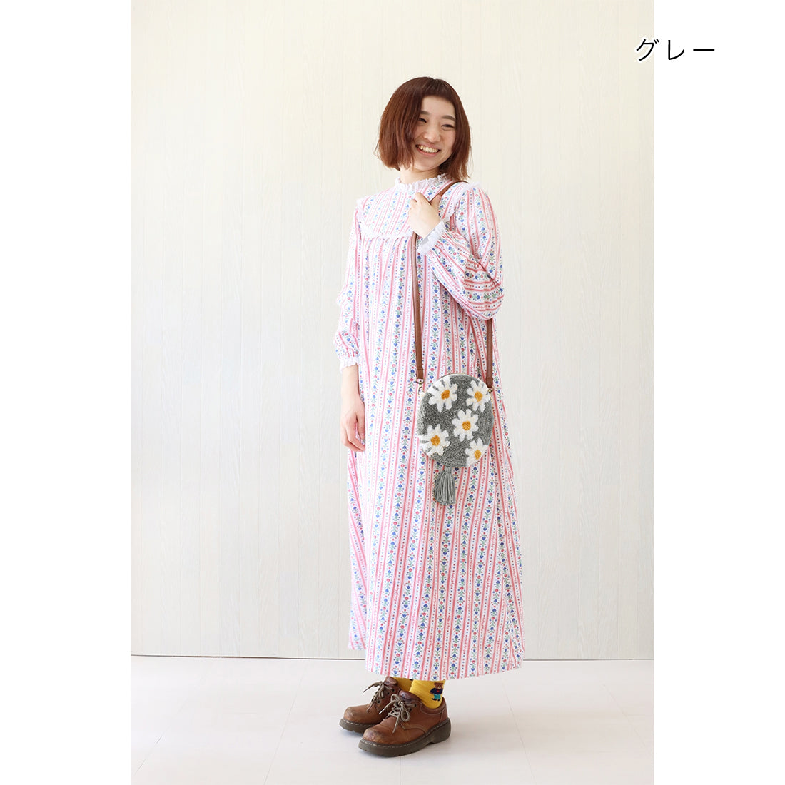 【預訂】印度製 可愛花花簇絨圓袋