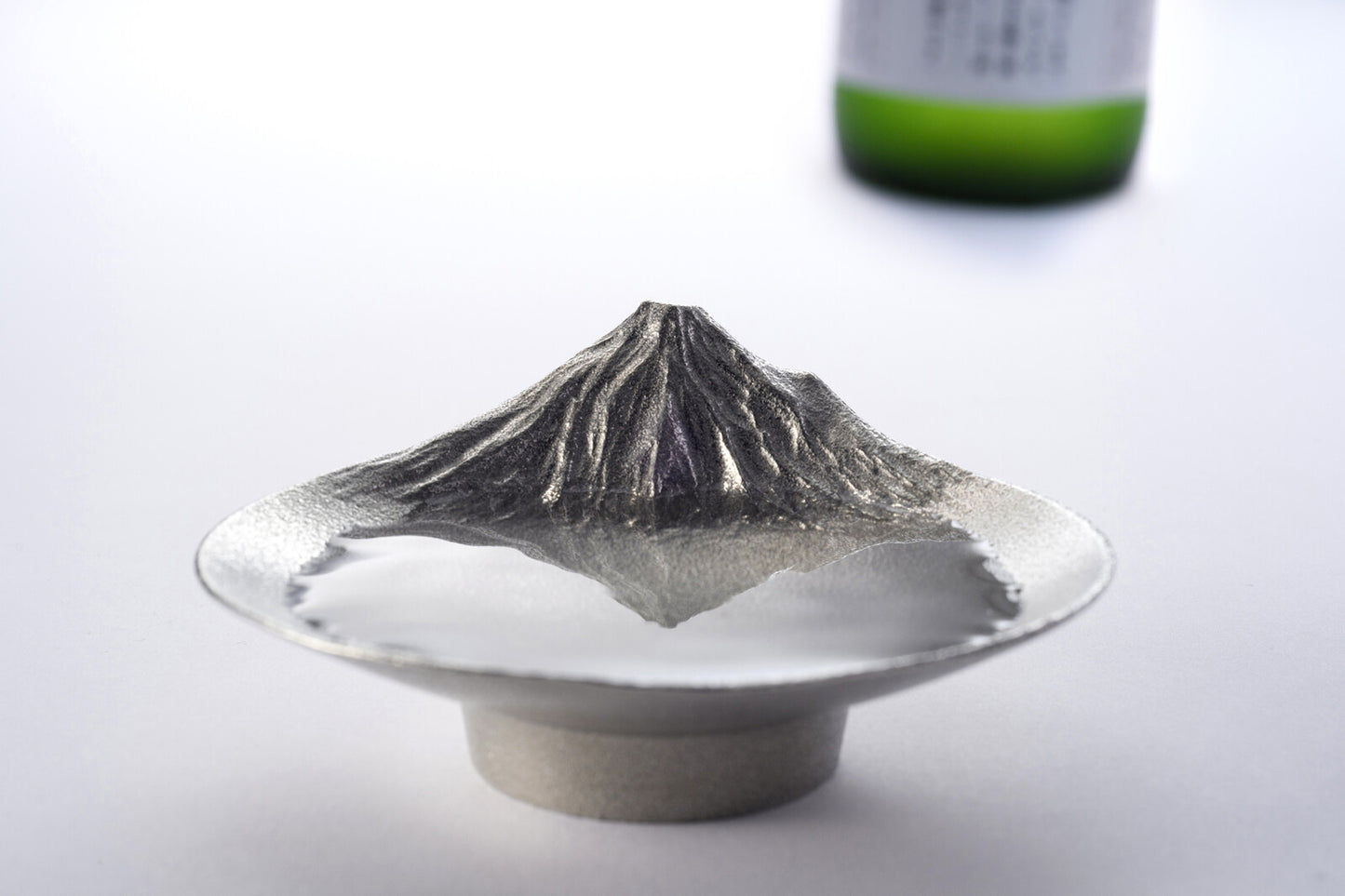 【預訂】日本製 銀雅堂 富士山錫清酒杯